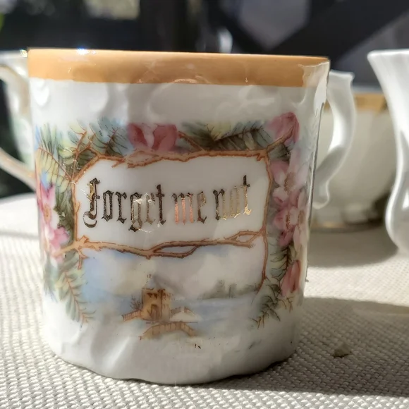 Royal Albert Gold and Floral Teacup Set - Picture 3 of 13